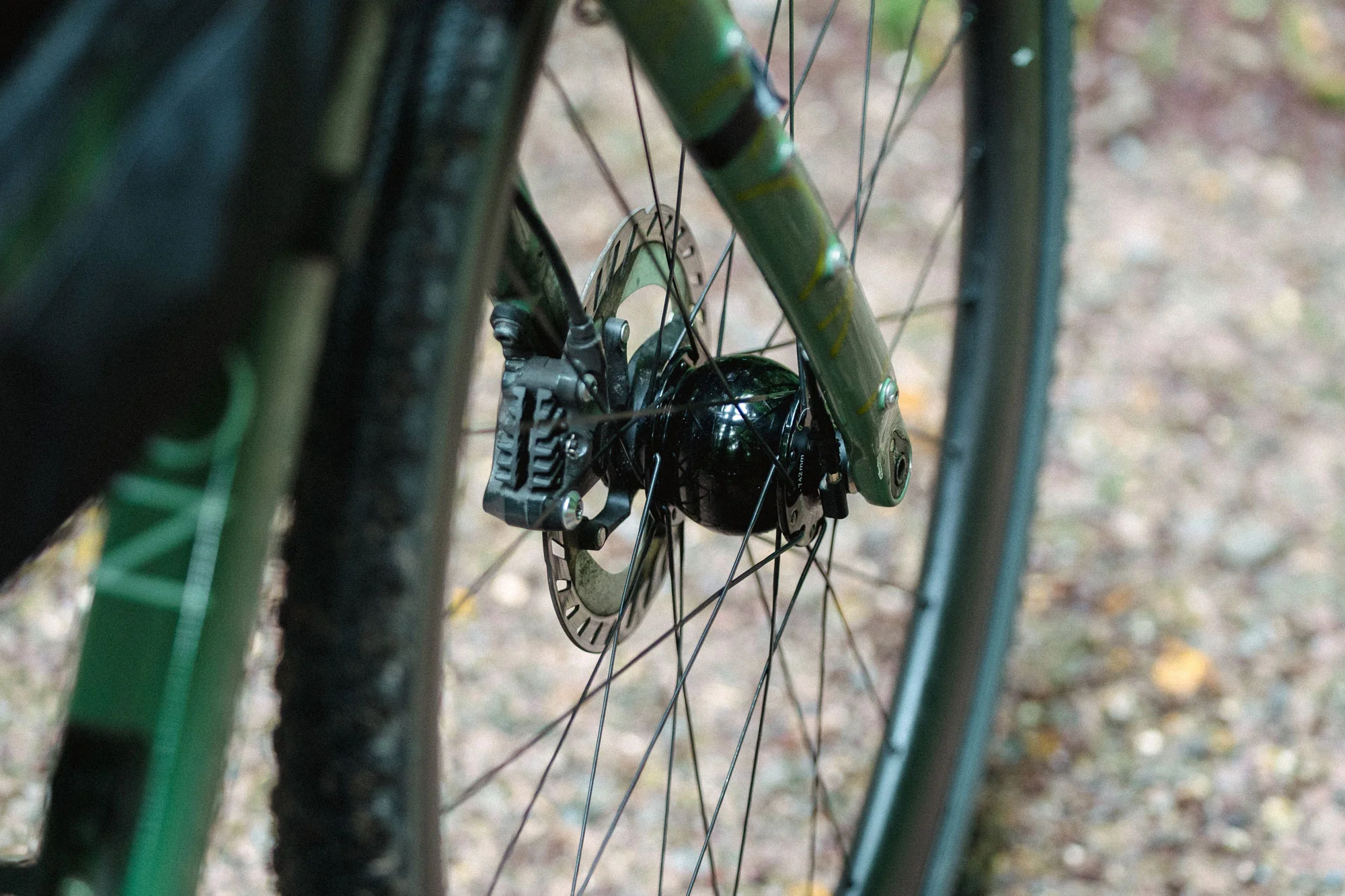 HUNT 40 Carbon Gravel Dynamo Wheelset - Image 5