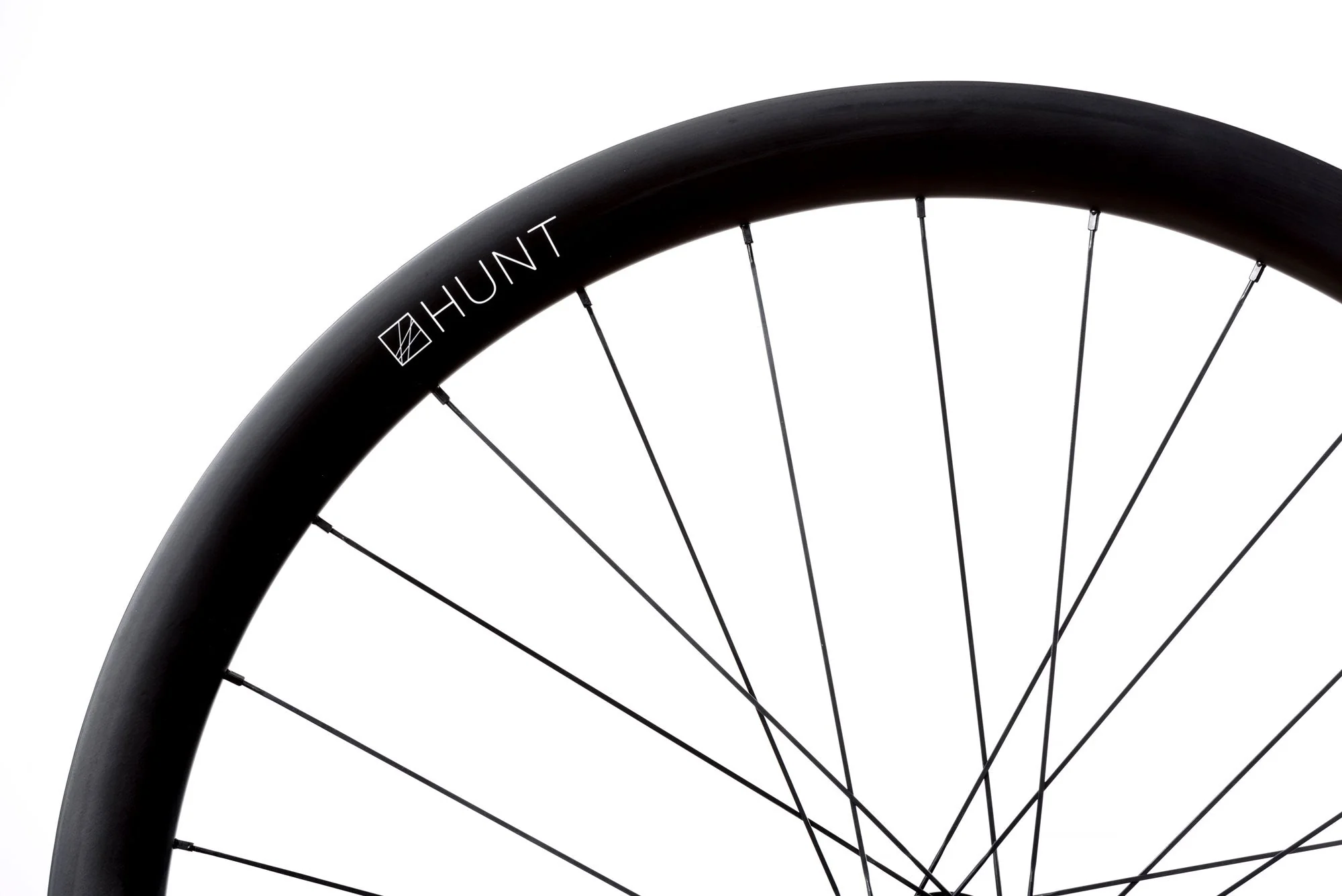 HUNT 40 Carbon Gravel Dynamo Wheelset - Image 6