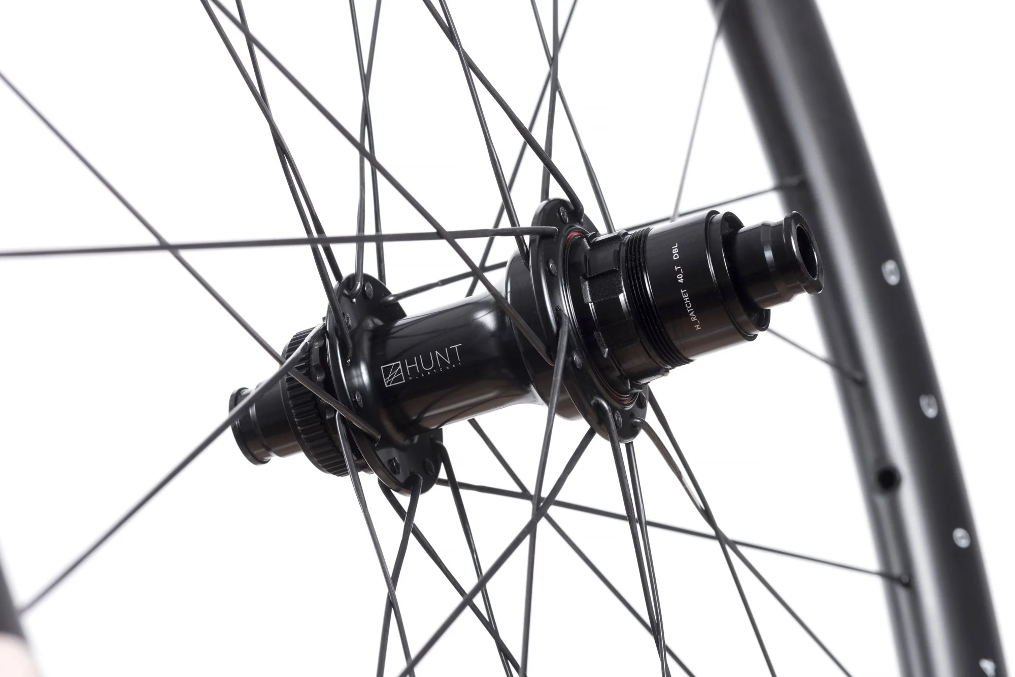 HUNT 40 Carbon Gravel Dynamo Wheelset - Image 7