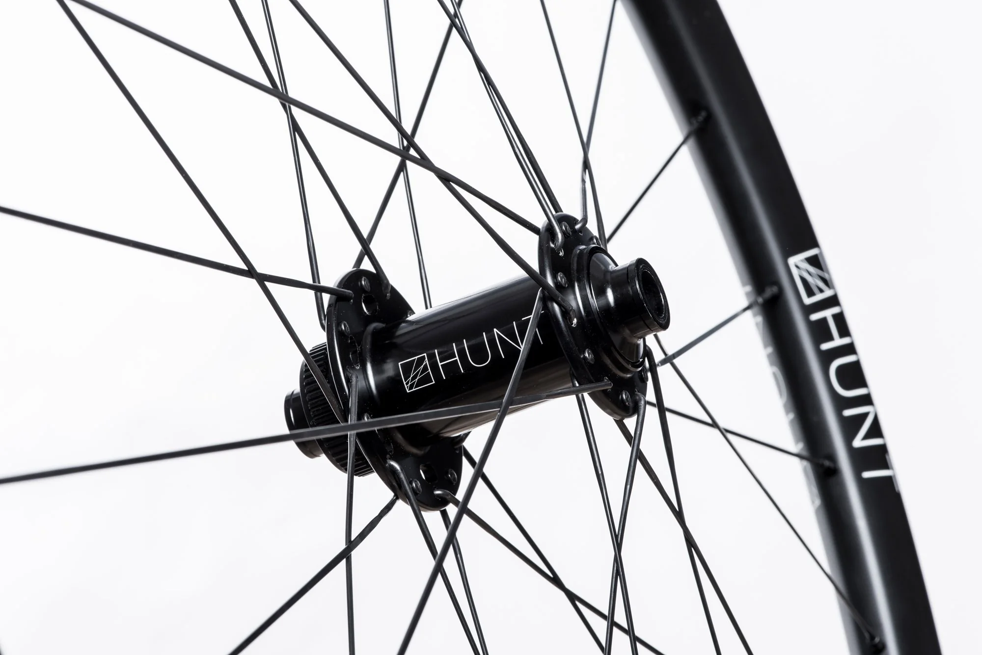 HUNT 650B Adventure Carbon Disc Single Wheel - Image 2