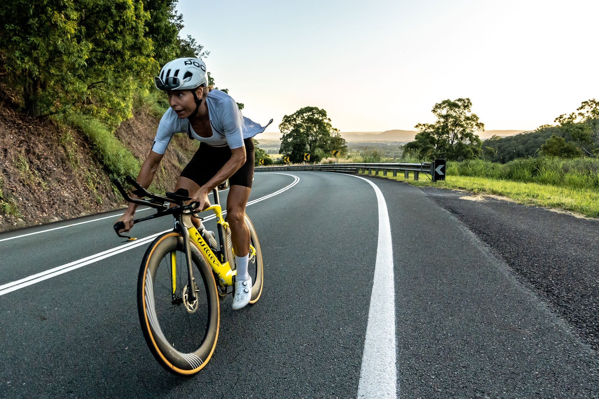 HUNT 8387 Aerodynamicist Carbon Disc Wheelset - Image 4