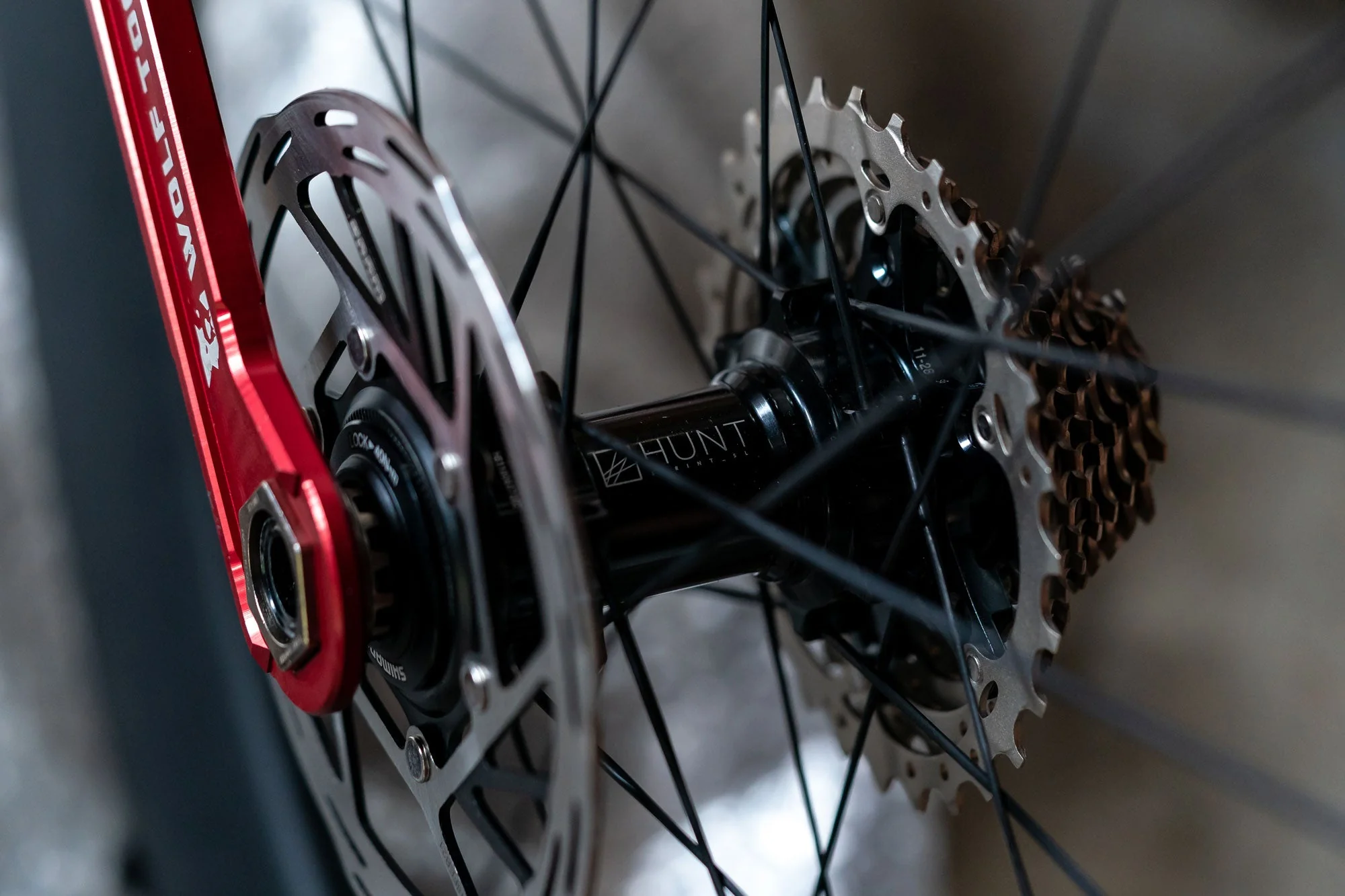HUNT 87 Aerodynamicist Carbon Disc Rear Wheel - Image 2