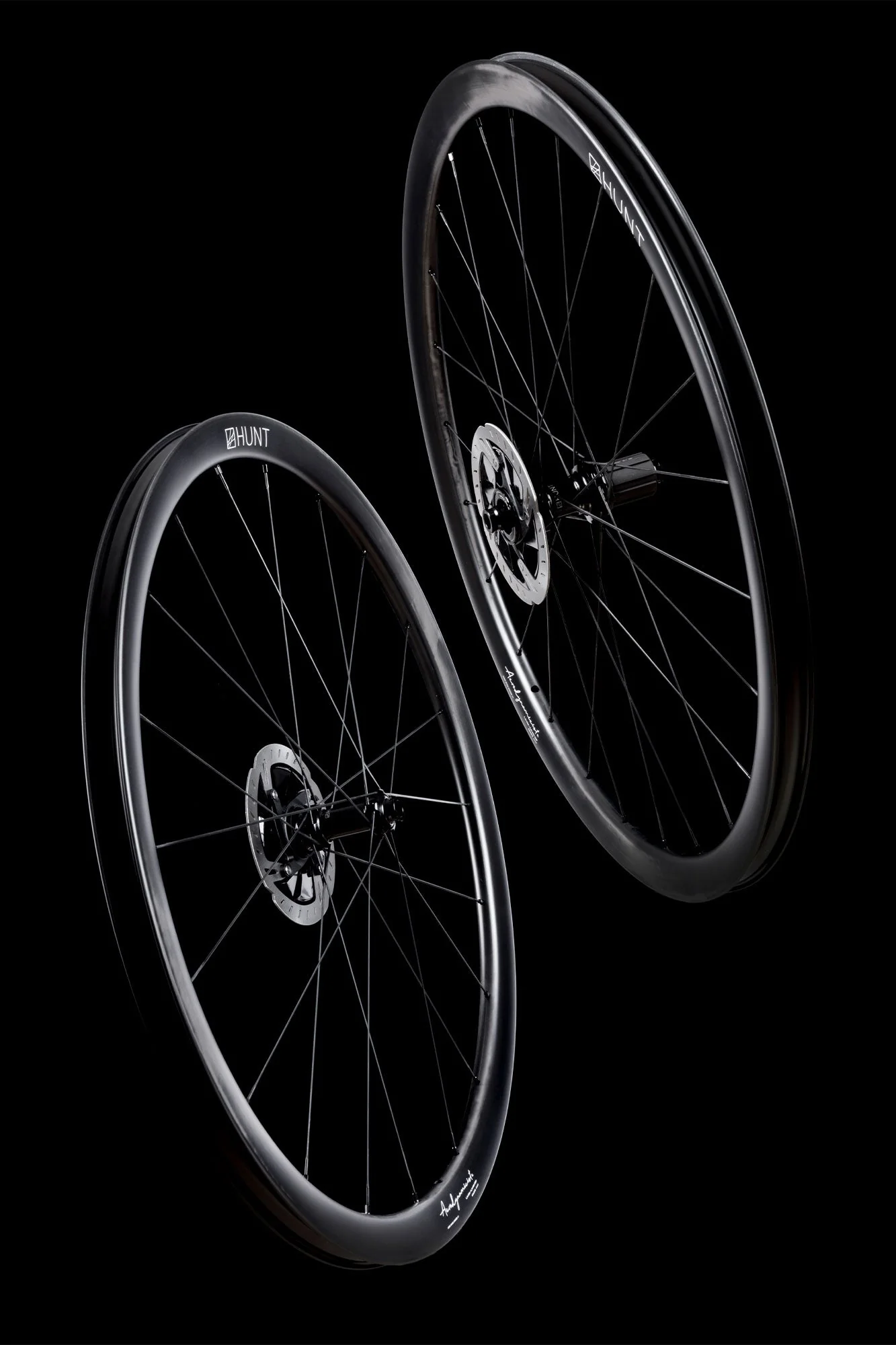RE:NEW HUNT 34_34 Aerodynamicist Carbon Disc Wheelset - Image 12