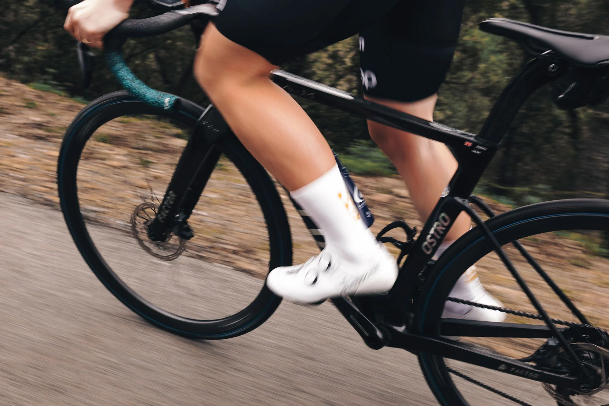 RE:NEW HUNT 34_34 Aerodynamicist Carbon Disc Wheelset - Image 2