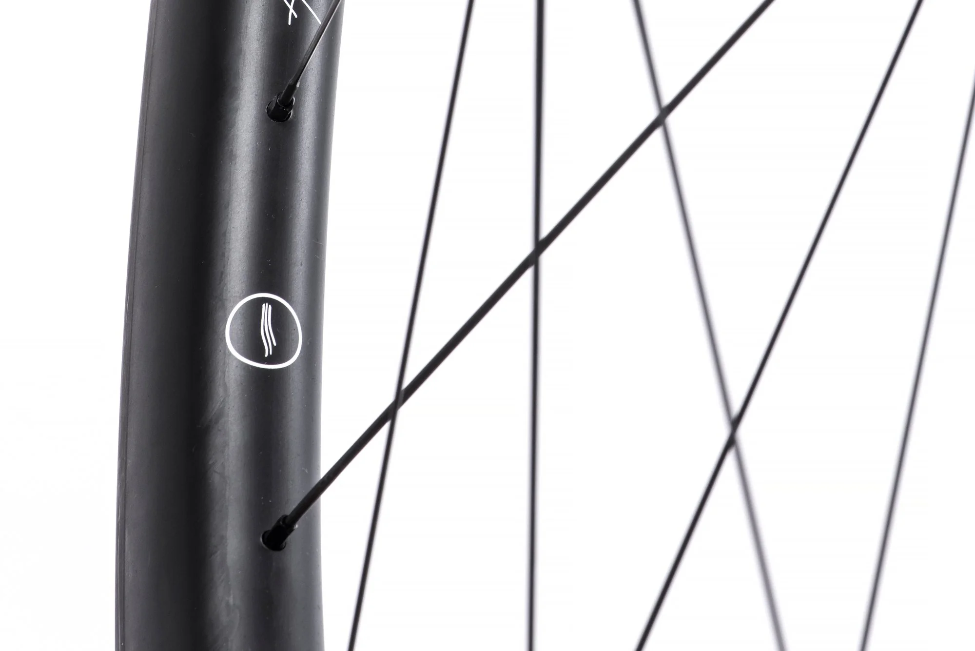 RE:NEW HUNT 52 Carbon Aerodynamicist Wheelset - Image 11